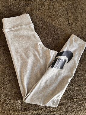 Nike Light Gray Leggings with Black Swoosh Logo Activewear Women’s Medium